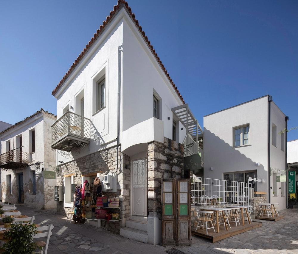 L Anima Boutique Skiathos Town